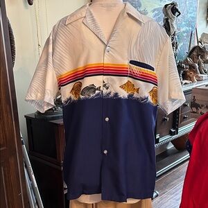 Vintage Kai Nani Sz L Men's Blue and White Hawaiian Shirt Fish Detail